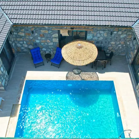 Sera-with Private Pool In Nature Φετιγιέ